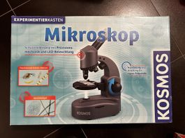 Mikroskop mit Präzisionsmechanik und LED-Beleuchtung -Kinder