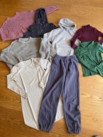 Kleiderpaket Grösse XS (Uniqlo, Even&Odd, Esprit EDC, Paris)