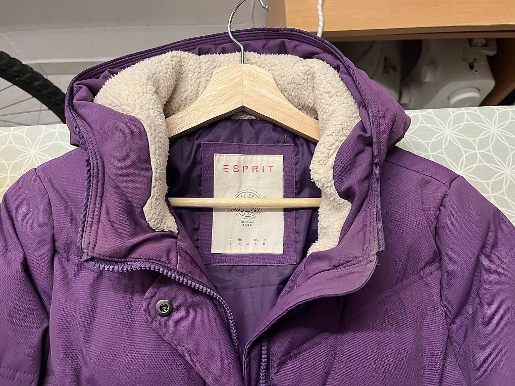 Jacken: Esprit Winterjacke S – Gebraucht aus Teufenthal AG von and_rea7