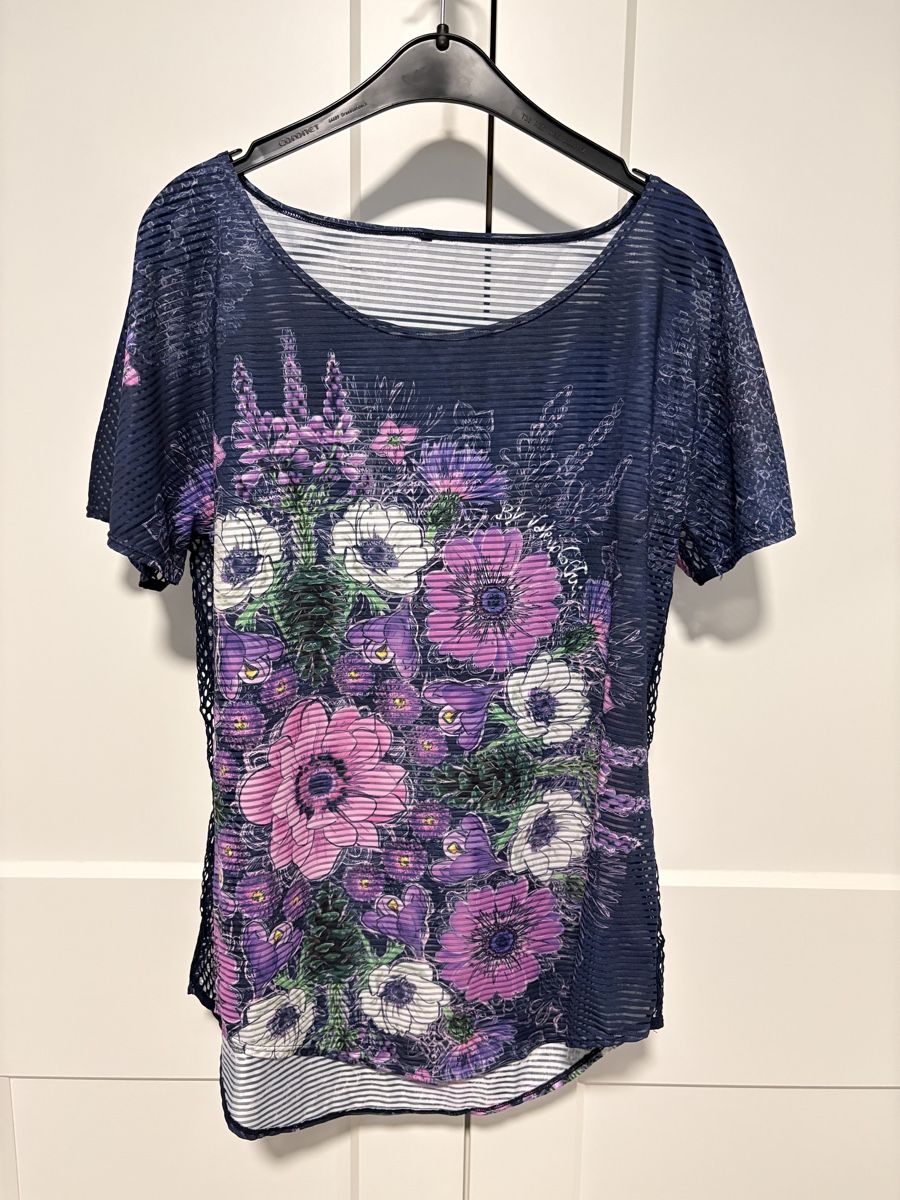Crazy T-shirt: Crazy Idea Shirt Women M – Usato da Tuggen venduto da sunny715
