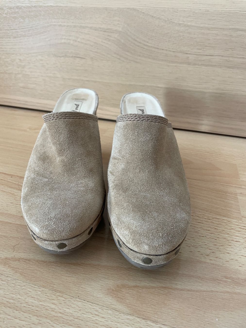 Paul Green Damenschuhe: Paul Green Clogs beige Wildleder Grösse 36 – Gebraucht aus Bern von SoSofa 1