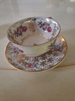 Tasse mit Untertasse, Porzellan, floral, Goldrand