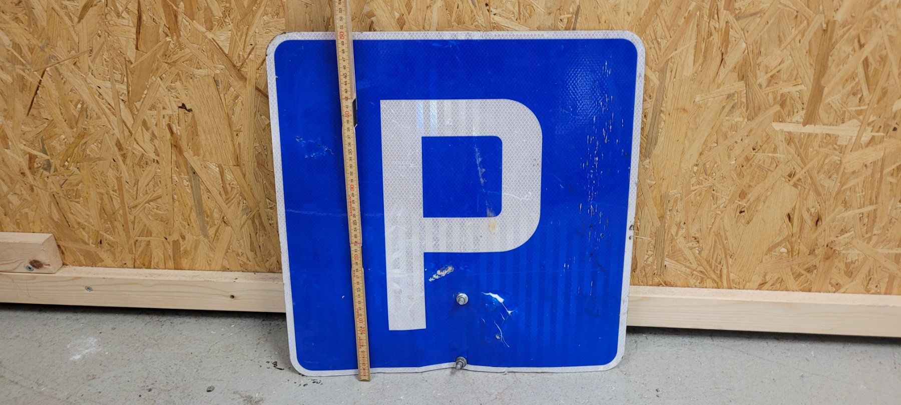 Insegne: Schild Parkplatz P ⛑️ – Difettoso da Goldingen venduto da Guido06 2