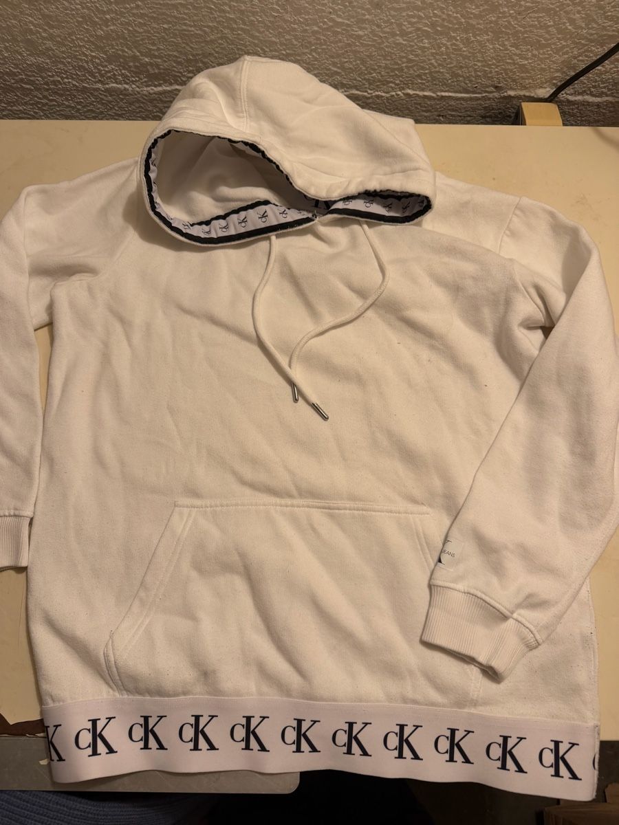 Calvin Klein Maglioni & Felpe: Calvin Klein Jeans Kapuzenpullover weiss Grösse S – Nuovo (secondo la descrizione) da Luzern venduto da Lorena.haj