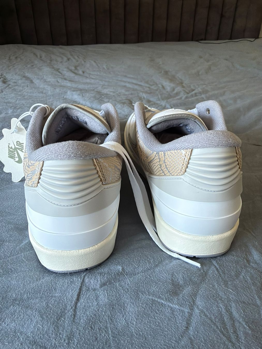 Jordan Chaussures hommes: Nike Air Jordan 2 Retro Low Python Grösse 44.5 neu mit Box – Neuf avec emballage d'origine à Laufen par Happi121 3