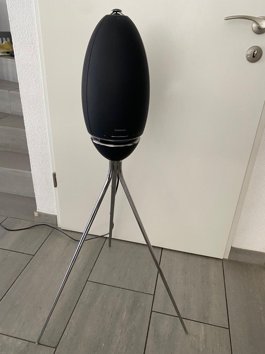 Samsung Lautsprecher: Samsung Wireless Audio 360 R7 mit Original-Standfuss – Gebraucht aus Freienstein von 16pfischti