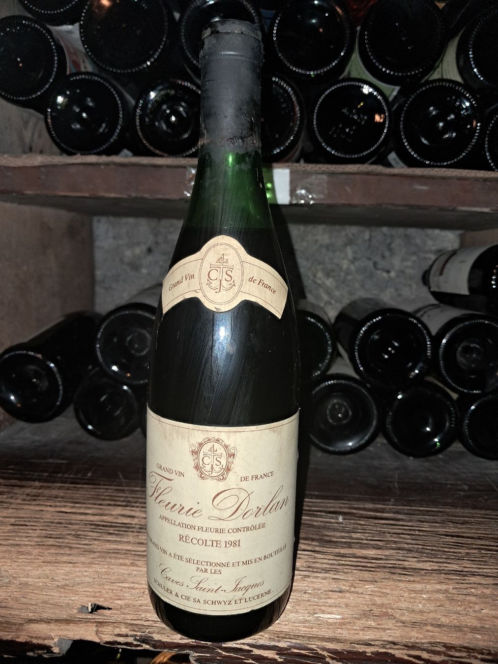 Vino: Fleurie "Dorlan" de la récolte 1981 – Nuovo e nell'imballaggio originale da Le locle venduto da juliensaran