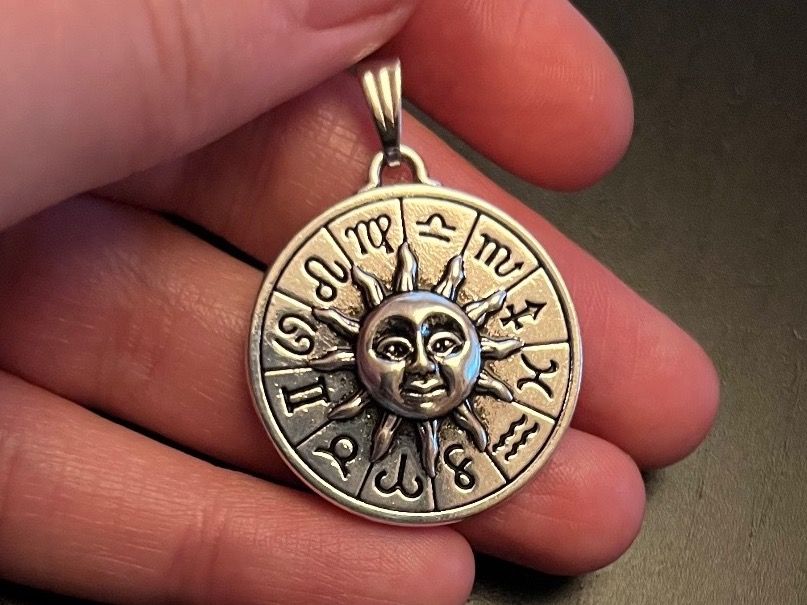 Ciondoli: Amulett/ Anhänger Sonne mit Zodiac – Nuovo (secondo la descrizione) da Gams venduto da Mariawicca 1