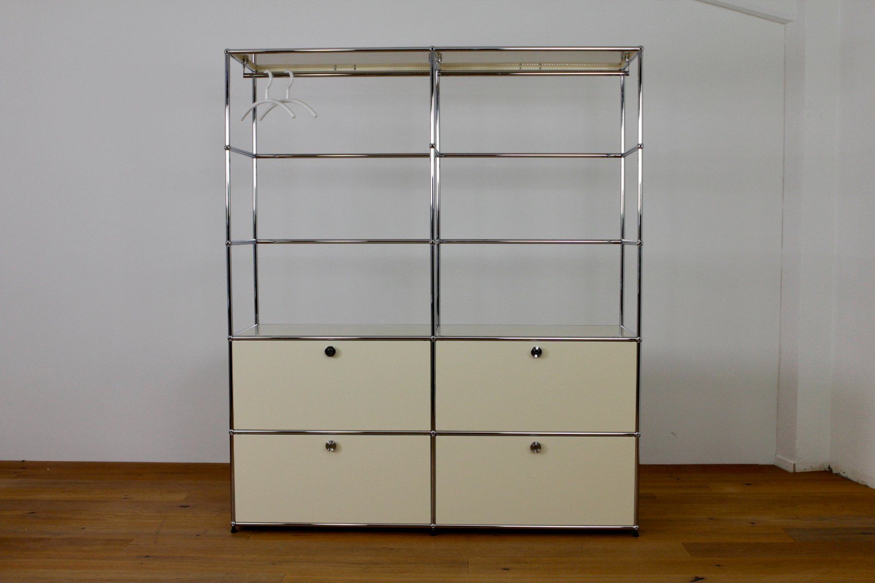USM Scaffali: USM Haller Regal // UPCYCLED // NEUE FARBEN – Nuovo (secondo la descrizione) da Affoltern am Albis venduto da StudioStandard 1
