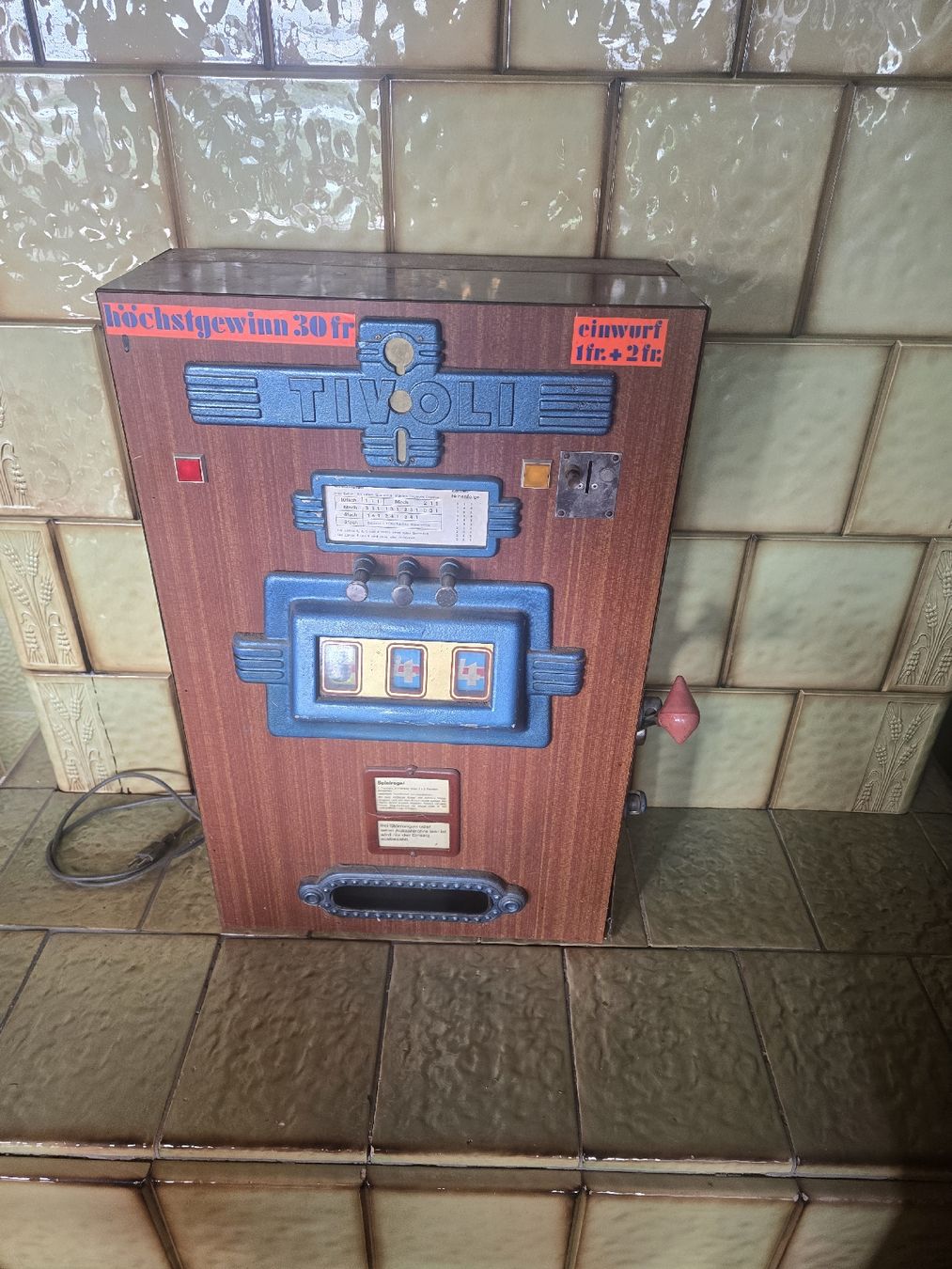 Slot Machine: spielautomat – Difettoso da Altstätten SG venduto da Kamigo
