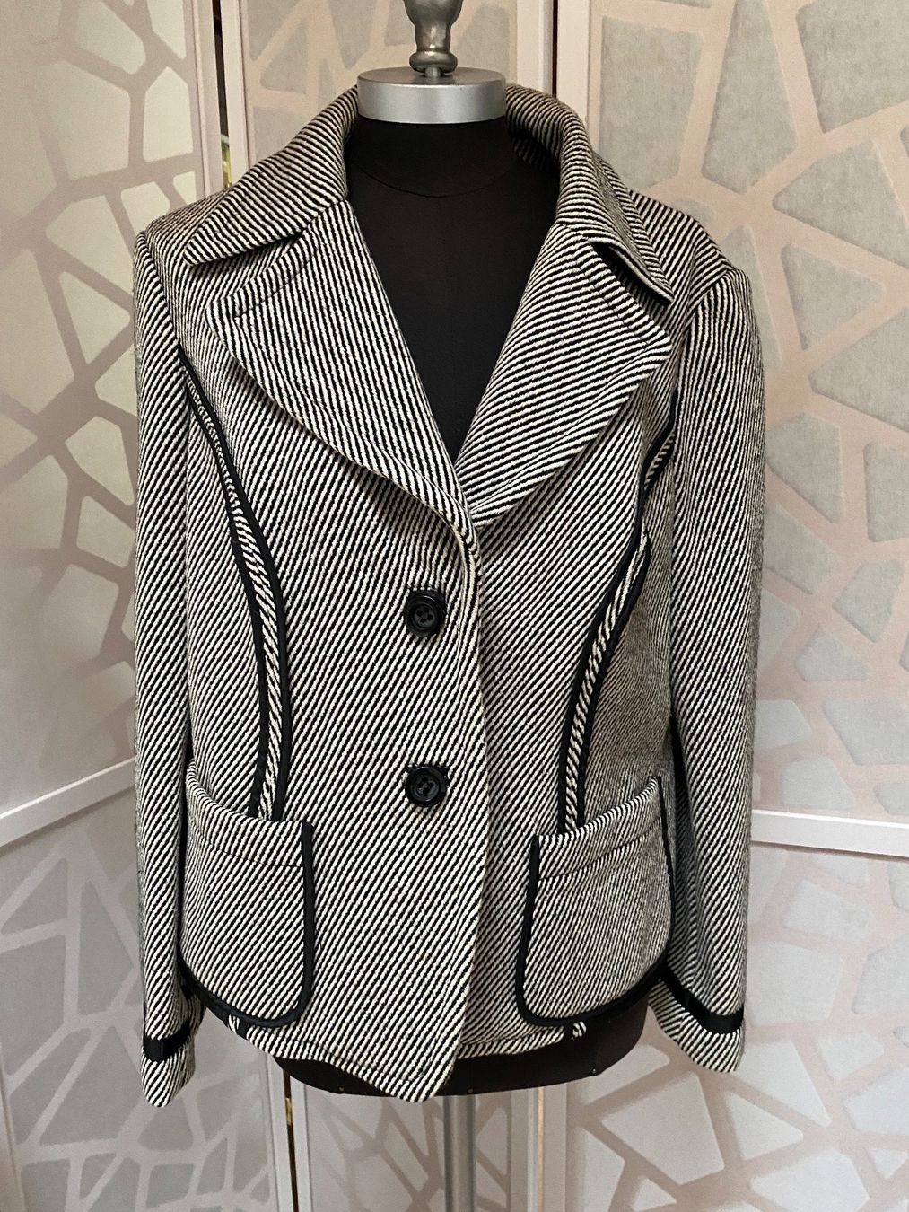 Giacche: Beautiful wool jacket, UK16, FR44 – Nuovo (secondo la descrizione) da Grund b. Gstaad venduto da PlageNeige