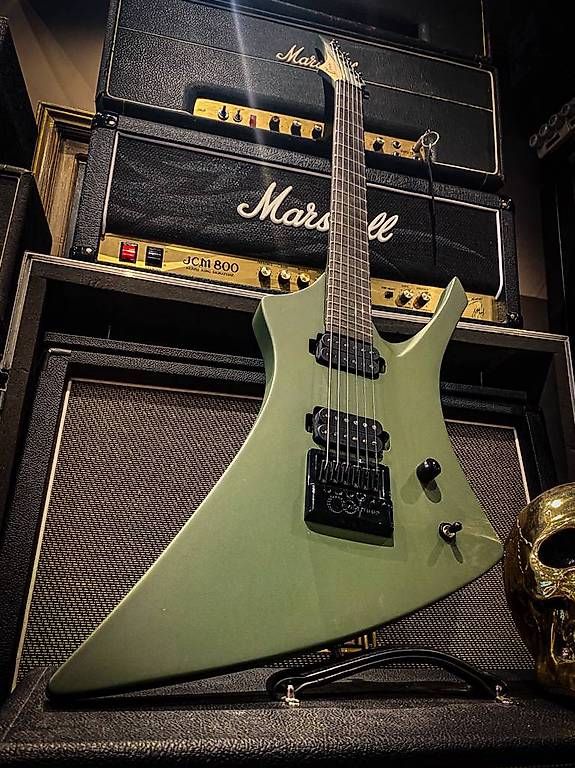 Musikinstrumente: CEM Guitars Trigger – Gebraucht aus Montreux von Alligator-AMPS 1