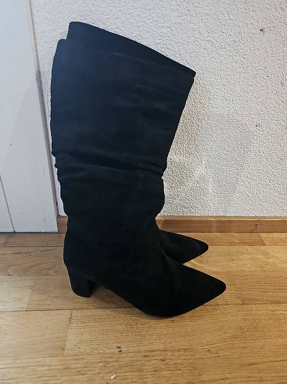 Scarpe da donna: Stiefel schwarz Gr. 40 / 41 – Usato da Luzern venduto da Donky_king 2