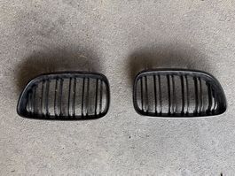 M2 Frontgrill Schwarz
