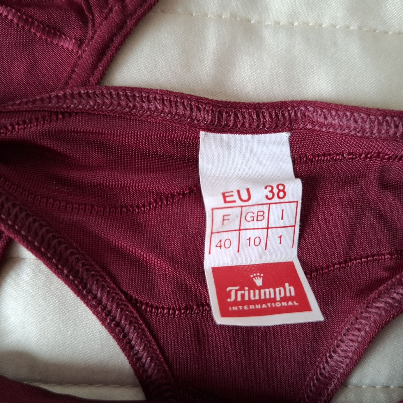 Triumph Altra biancheria intima: Dunkelrotes Dessous Set von Triumph, Gr. 70A & 38 – Nuovo (secondo la descrizione) da Emmen venduto da Tigerlady 5
