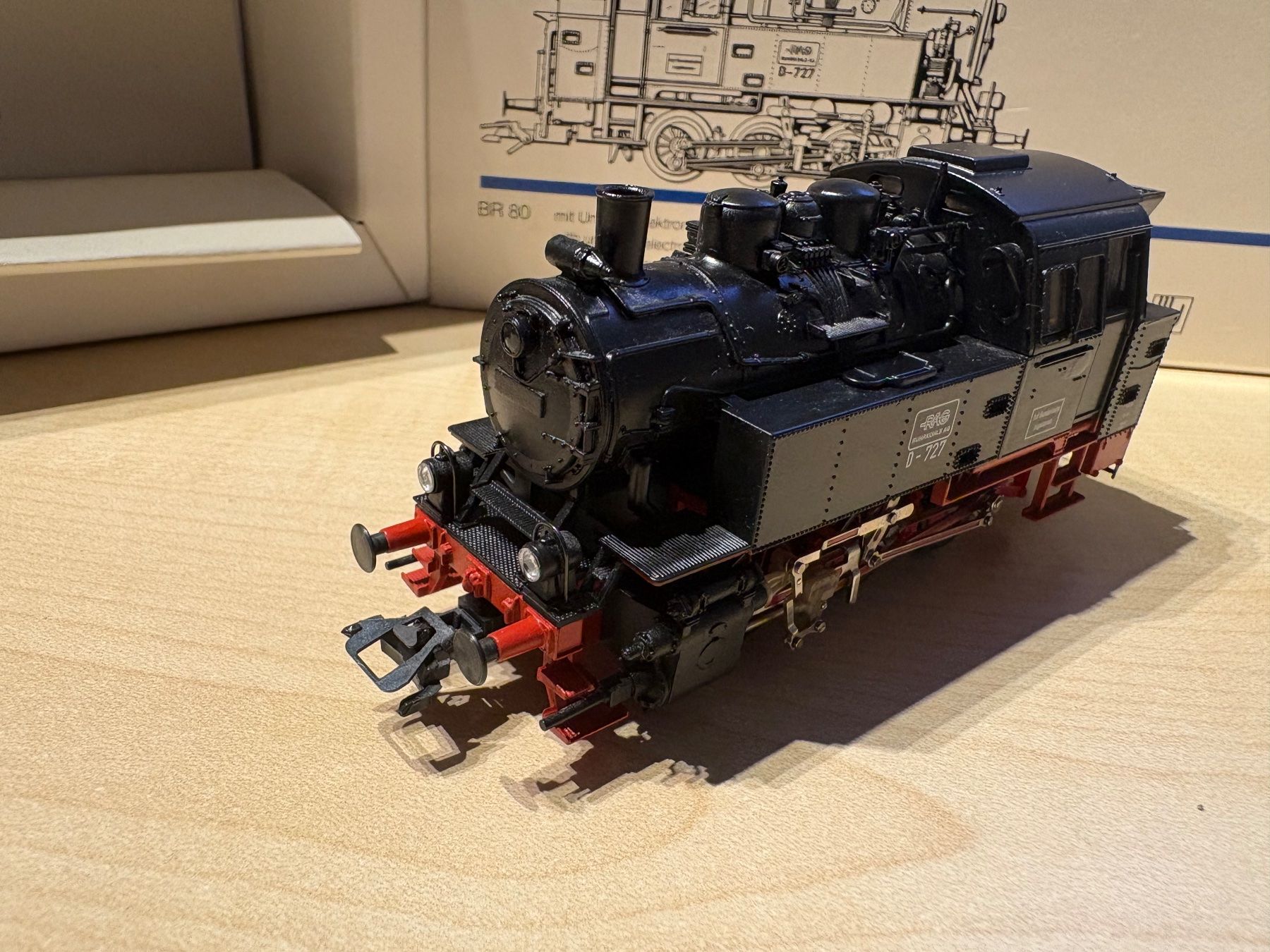 Märklin Trains électriques: Maerklin 3404  Vapeur  BR80 – Neuf avec emballage d'origine à Corcelles Payerne par Pierre66