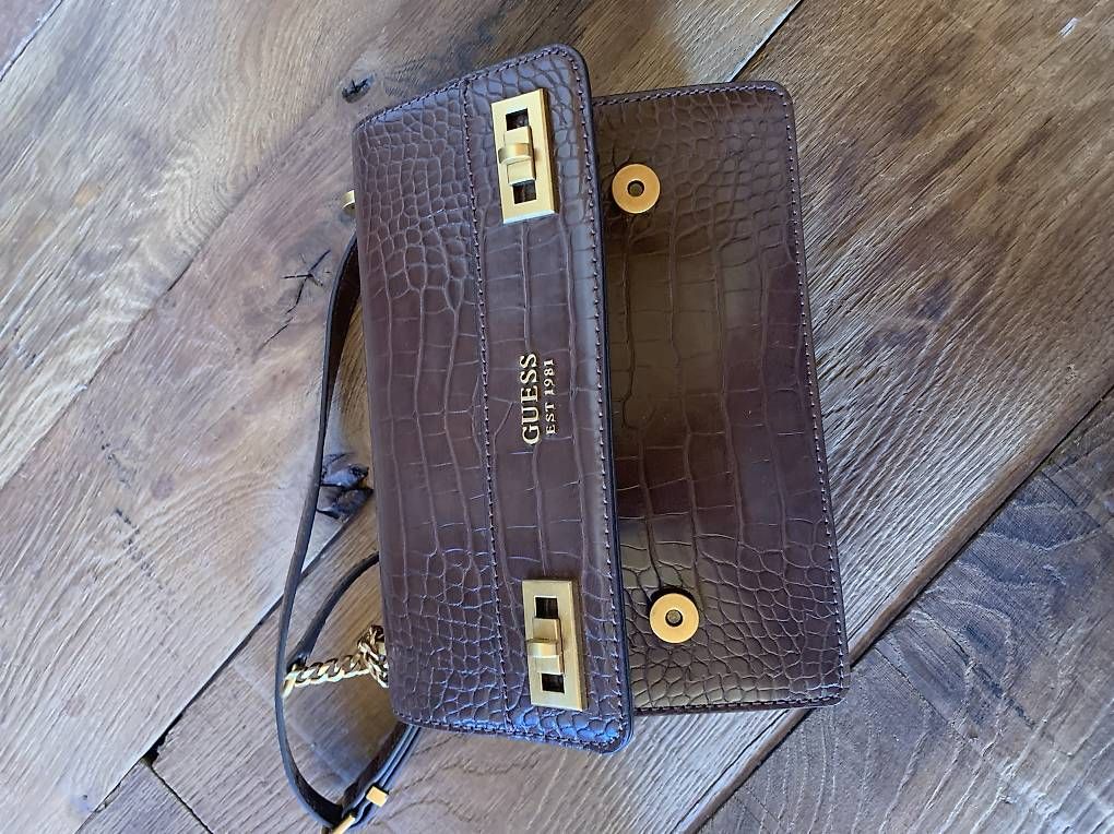 Sacs femmes: Guess Handtasche – D'occasion à Schönried par BigBlockV8 4