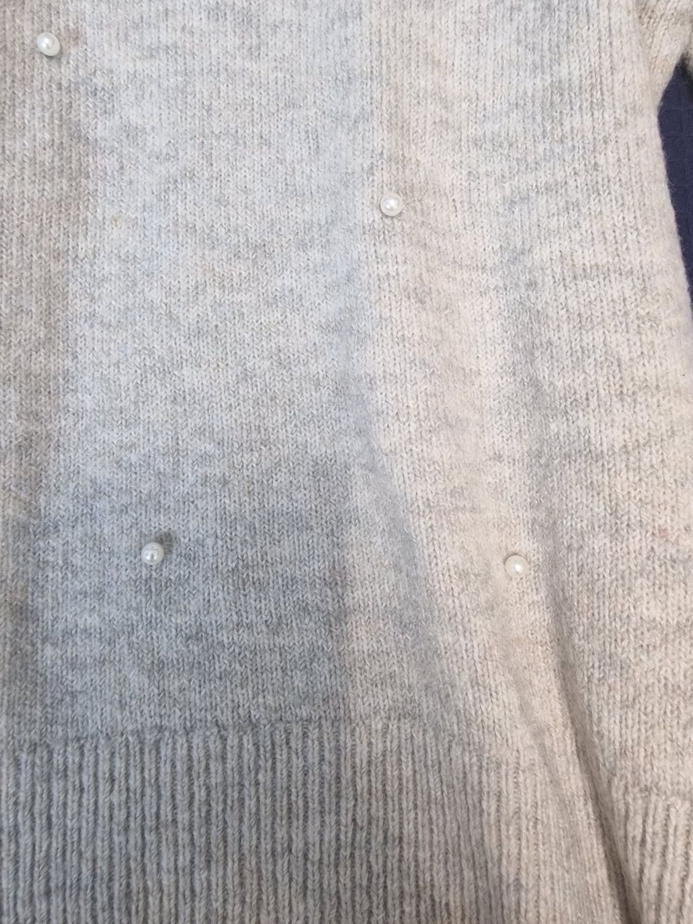 Maglioni & Felpe: Pullover beige mit Perlen Gr M top Zustand – Usato da Meierskappel venduto da HeartWear 1