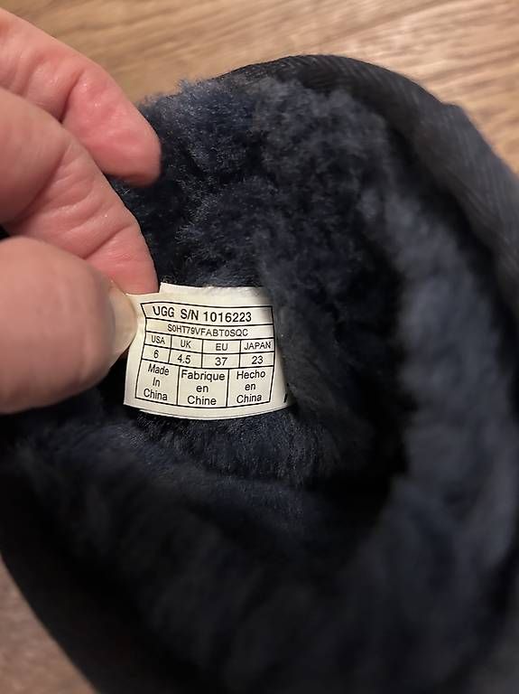 Damenschuhe: UGG Gr 37 Nachtblau  – Gebraucht aus Gränichen von Robei 3