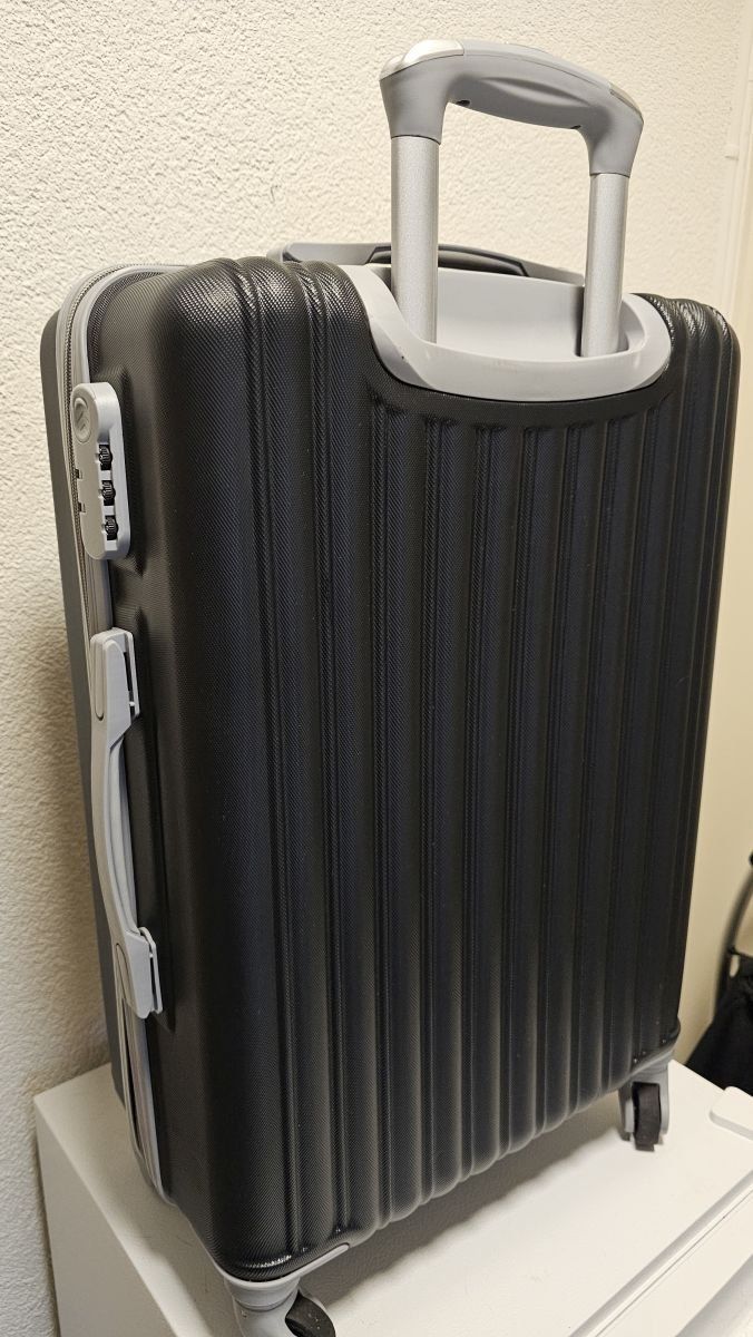 Valigie: Schwarzer Hartschalenkoffer Trolley Grösse M – Nuovo (secondo la descrizione) da Grenchen venduto da dar_6d52 1