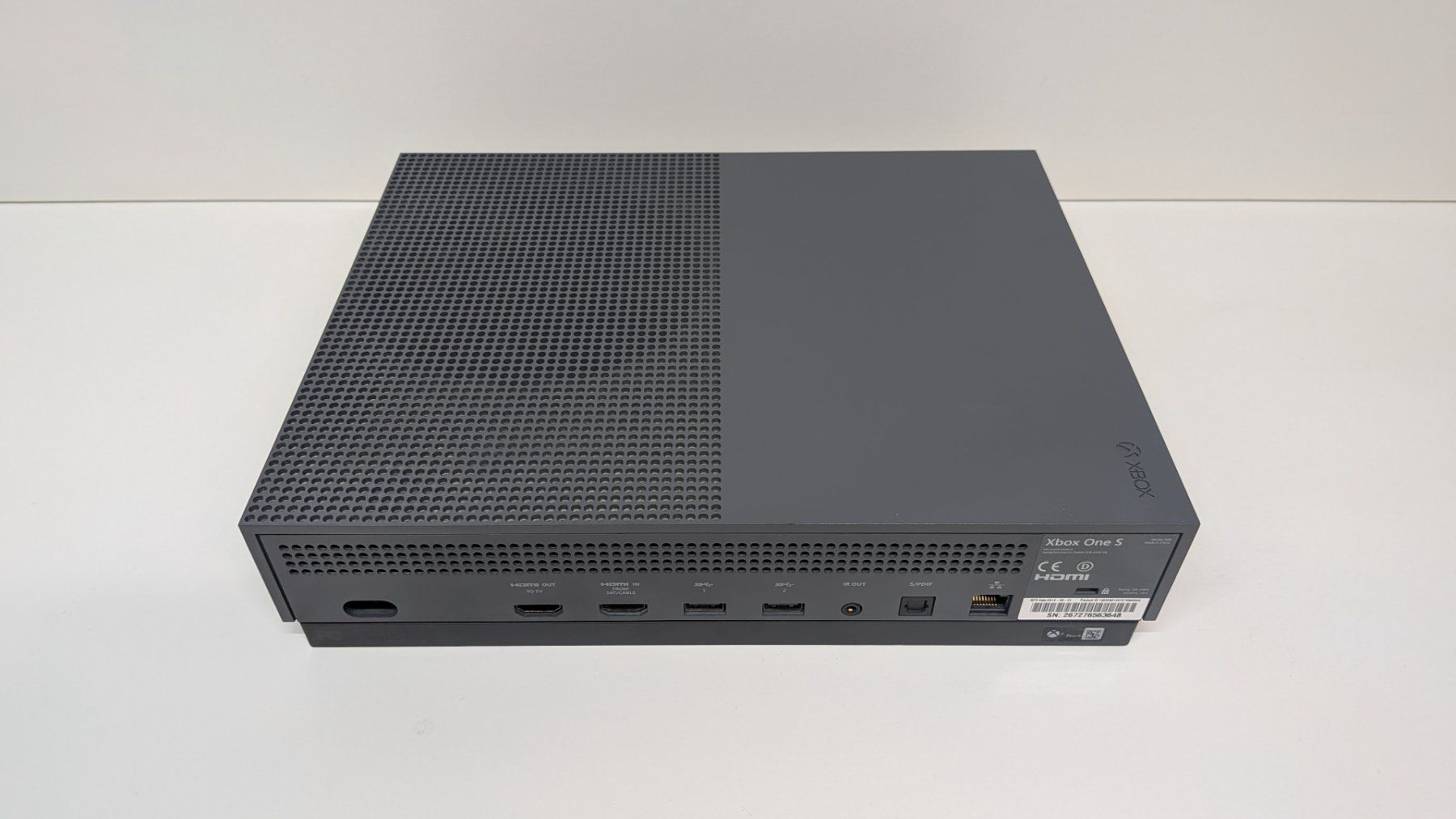 Microsoft Console: Microsoft Xbox One S mit Controller und 5 Games – Usato da Menziken venduto da mame18 5