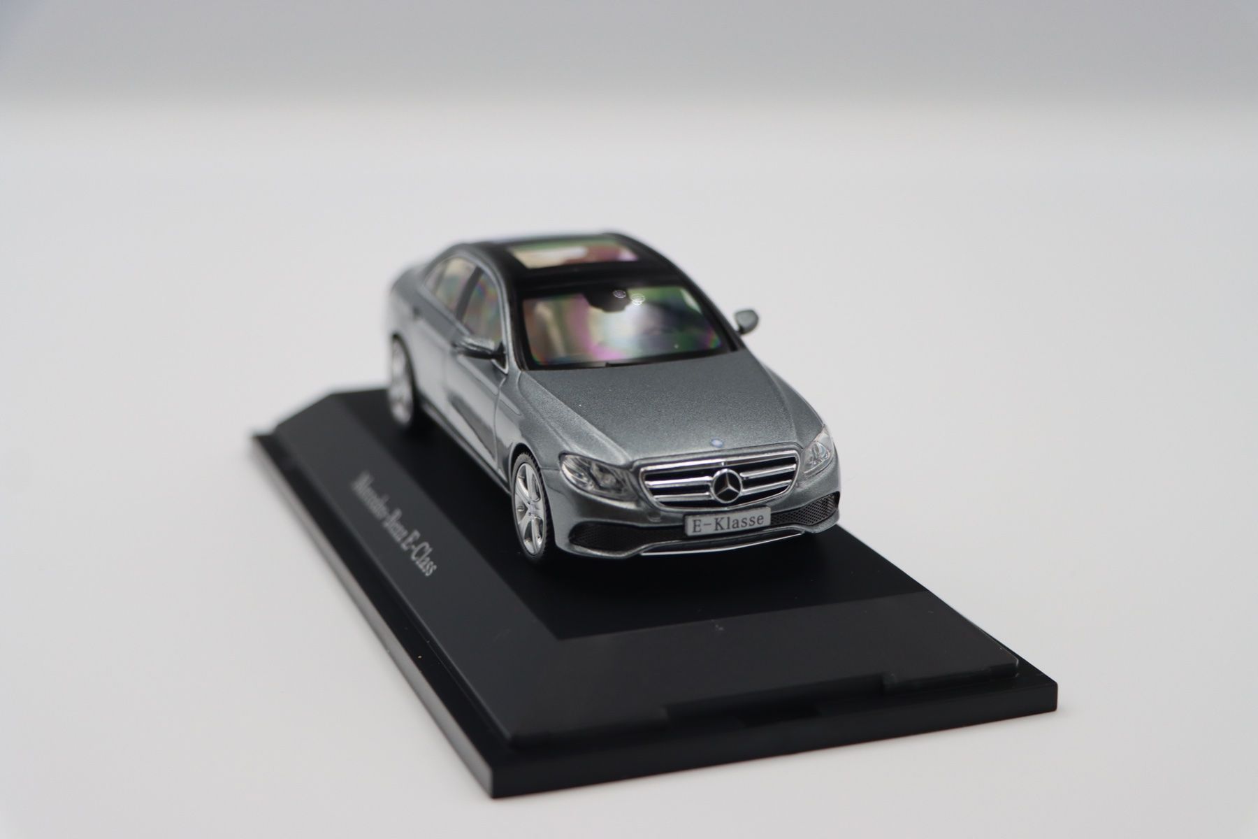 Mercedes-Benz Modellini d'auto: Mercedes E-Klasse 2016 1:43 Kyosho – Nuovo e nell'imballaggio originale da Bühl b.Aarberg venduto da modelldiecast 9