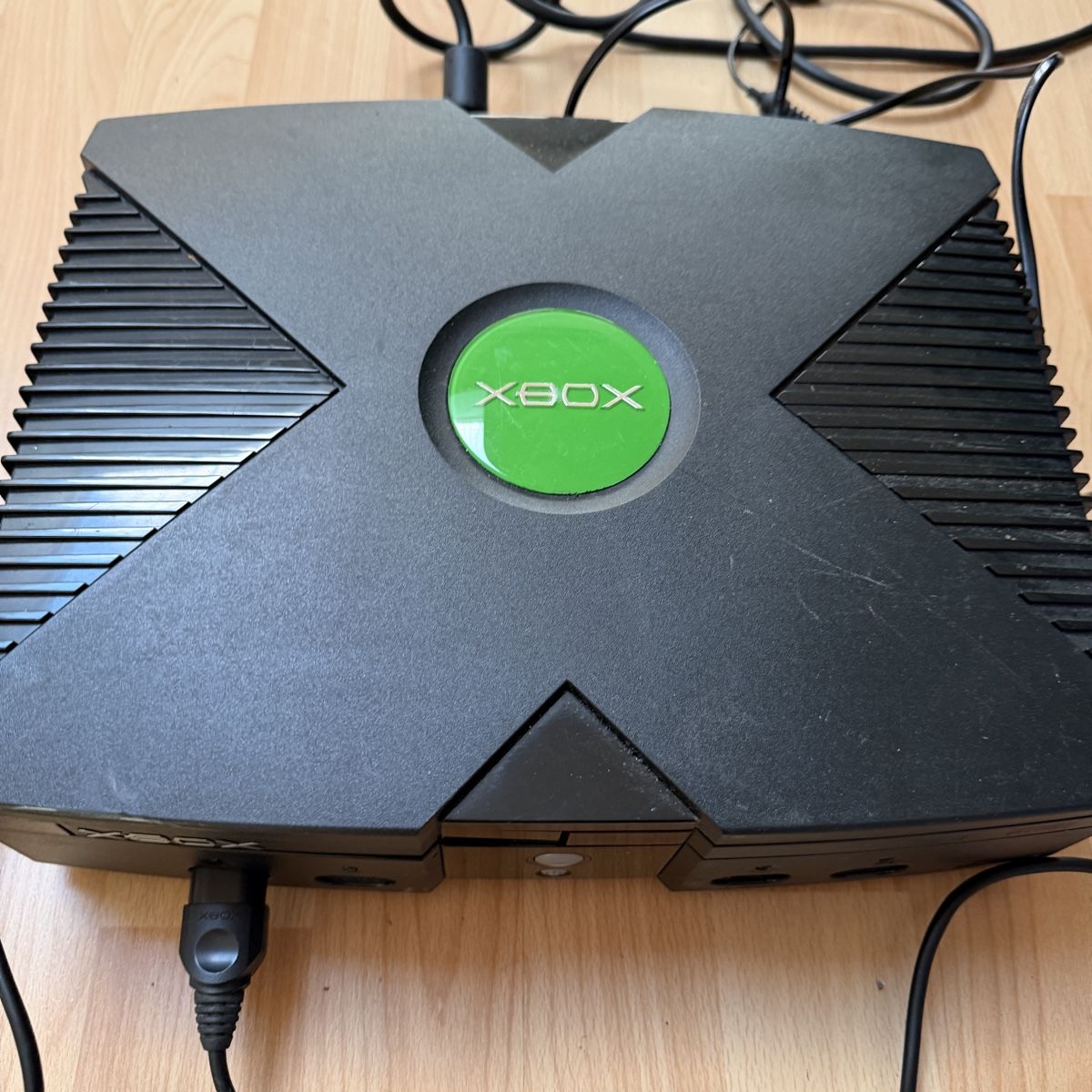 Microsoft Console: Microsoft Xbox Konsole mit Controller und Zubehör – Usato da Thun venduto da BanjoDan 1