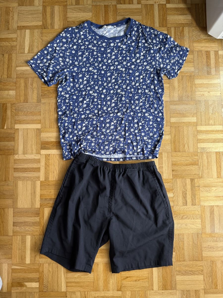 Sandro Lotti di vestiti: Sandro - Ensemble Tee-shirt et Short – Usato da Lausanne venduto da mar_2lwm