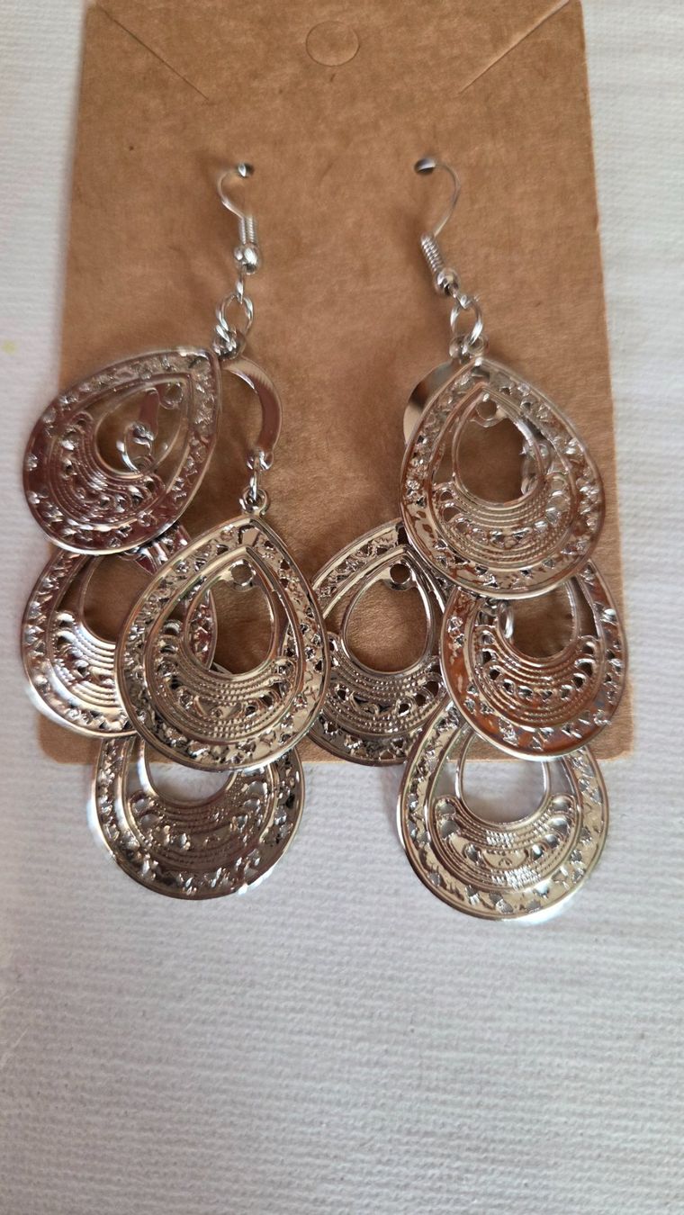 Ohrringe & -stecker: Ohrringe Modeschmuck Boho Style silberfarben NEU – Gebraucht aus Weggis von Leeclipse 1