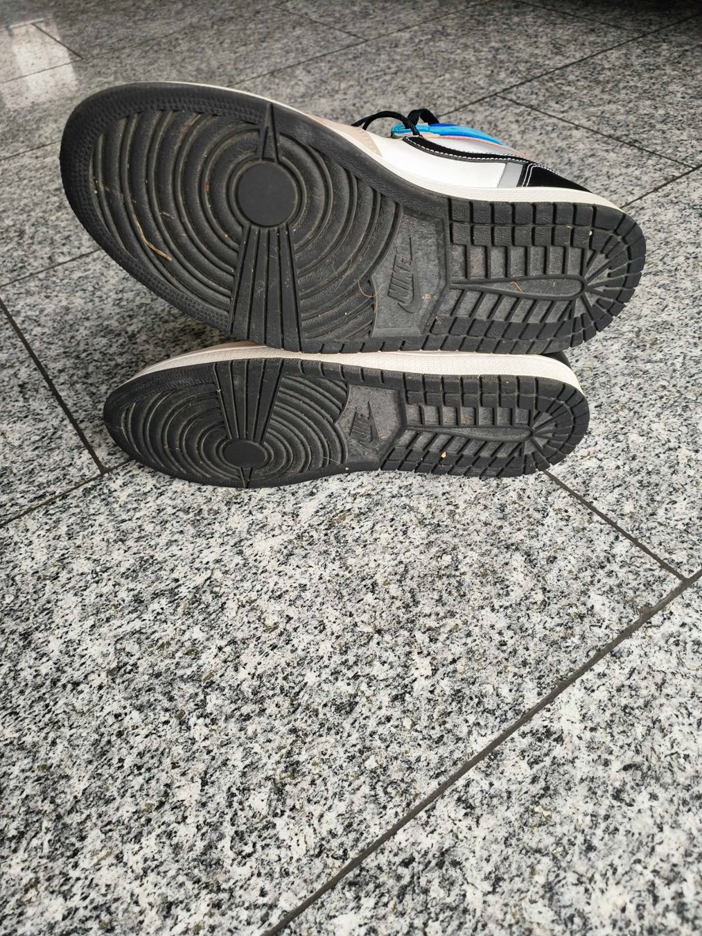 Nike Scarpe da uomo: Nike Jordan 1 High 45.5 – Usato da Zumikon venduto da dwl_j987 5