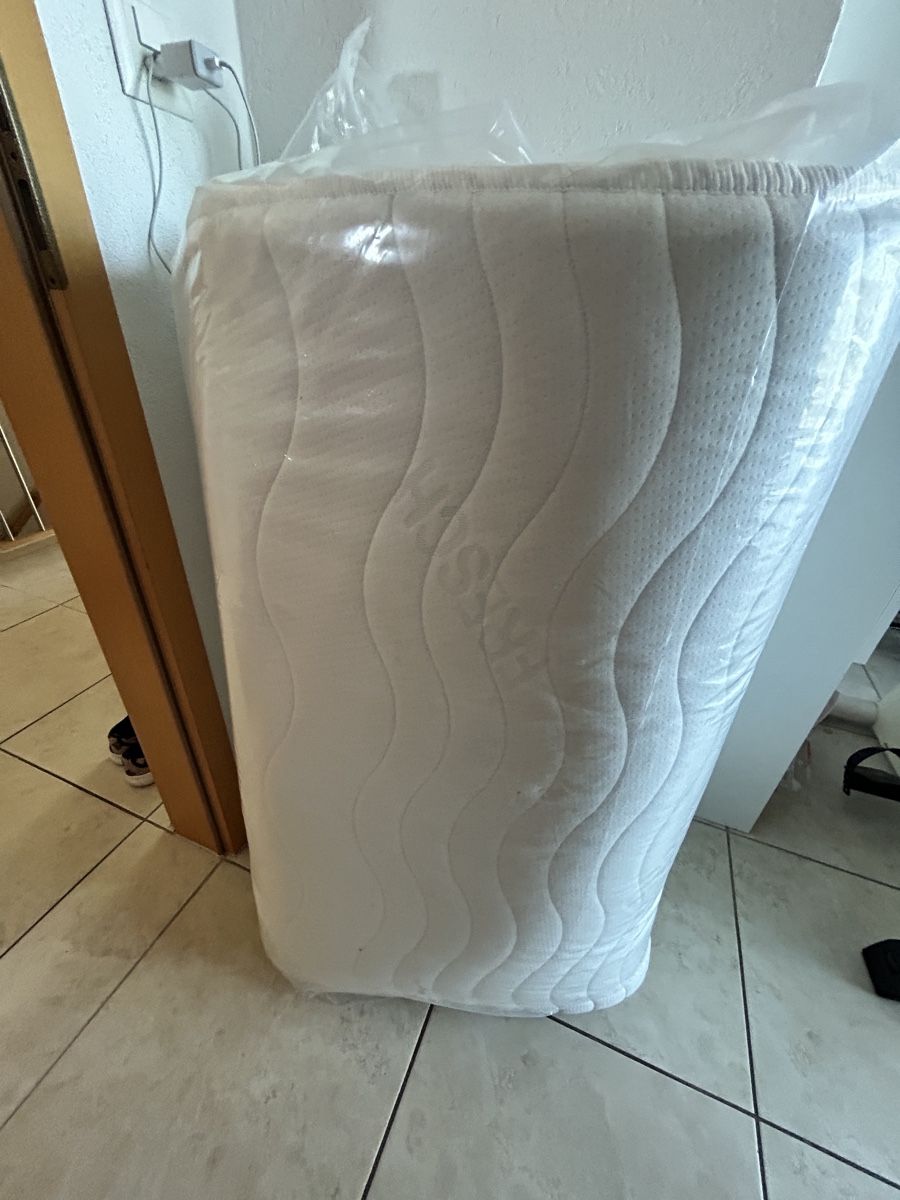 Matelas: Neuer ungebrauchter Topper CH Qualität – Neuf avec emballage d'origine à Nürensdorf par Msunnyday