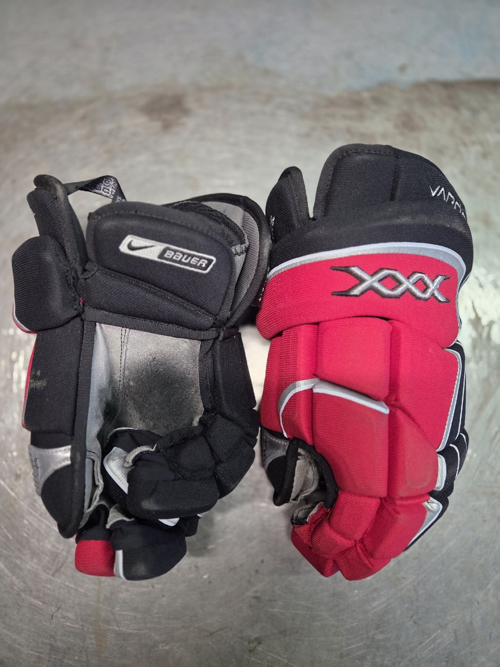 Bauer Altri accessori da uomo: Eishockeyhandschuhe – Usato da Maienfeld venduto da Andyr44