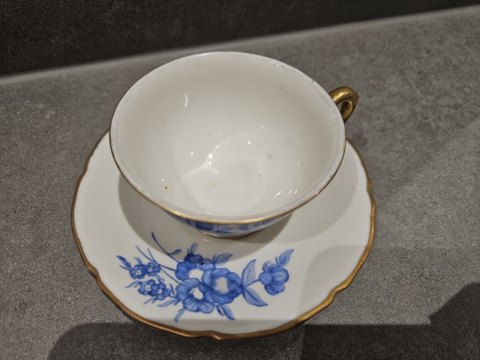 Tasses: Langenthaler Kaffeetasse mit Unterteller 1947 – D'occasion à Heimenhausen par Saint-Michel3360 1