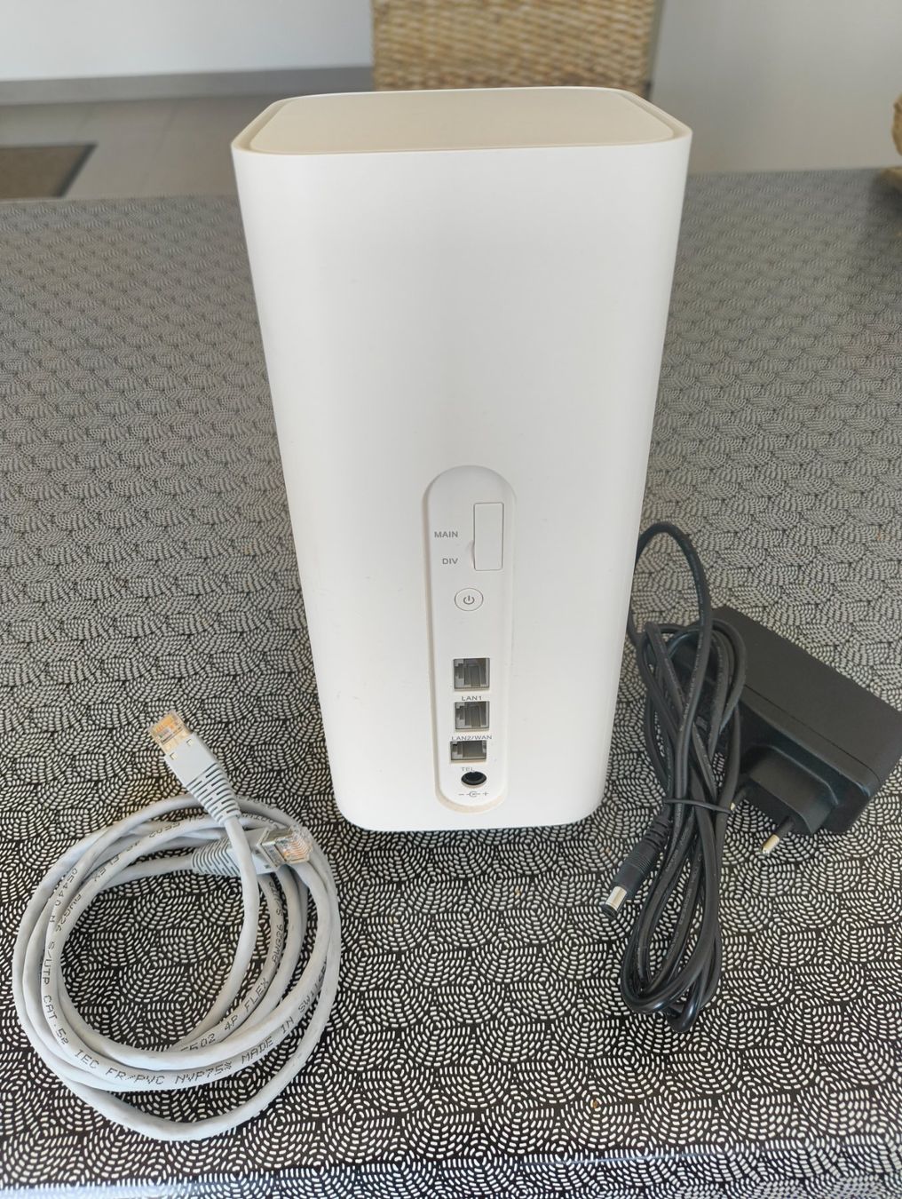Huawei Modems & Router: 4g router Huawei B818-263 – Gebraucht aus Genève von  1