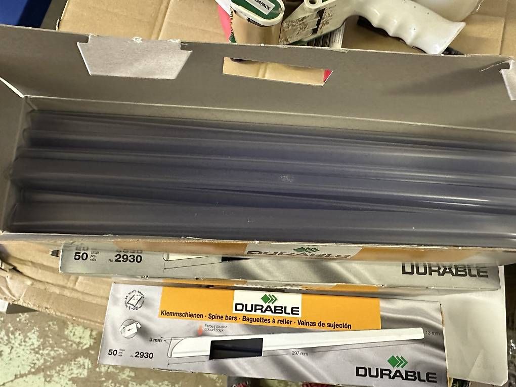 Fixations: DURABLE Klemmschiene, 50-60 Blatt, 50 Stück, transparent – Neuf avec emballage d'origine à Necker par liq24 3