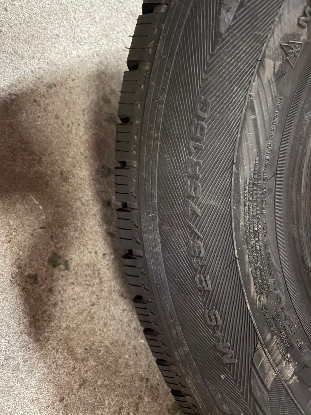 Goodyear Pneumatici & Ruote complete: Winterreifen 215/75 R16C – Nuovo (secondo la descrizione) da Näfels venduto da garagefelber 1