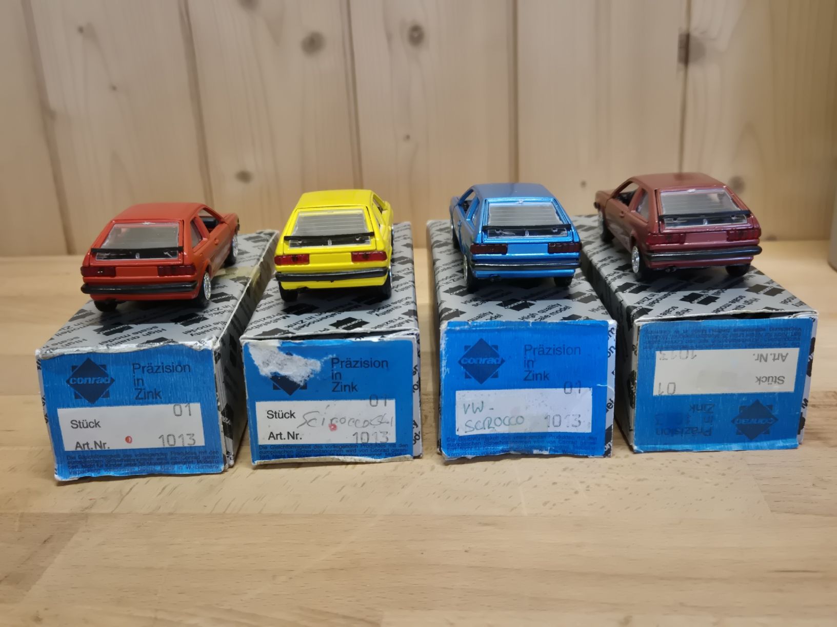 Conrad Modellini d'auto: 4x VW Scirocco II Conrad Modelle 1:43, mit OVP! – Nuovo (secondo la descrizione) da Kirchberg SG venduto da Karmann53 6