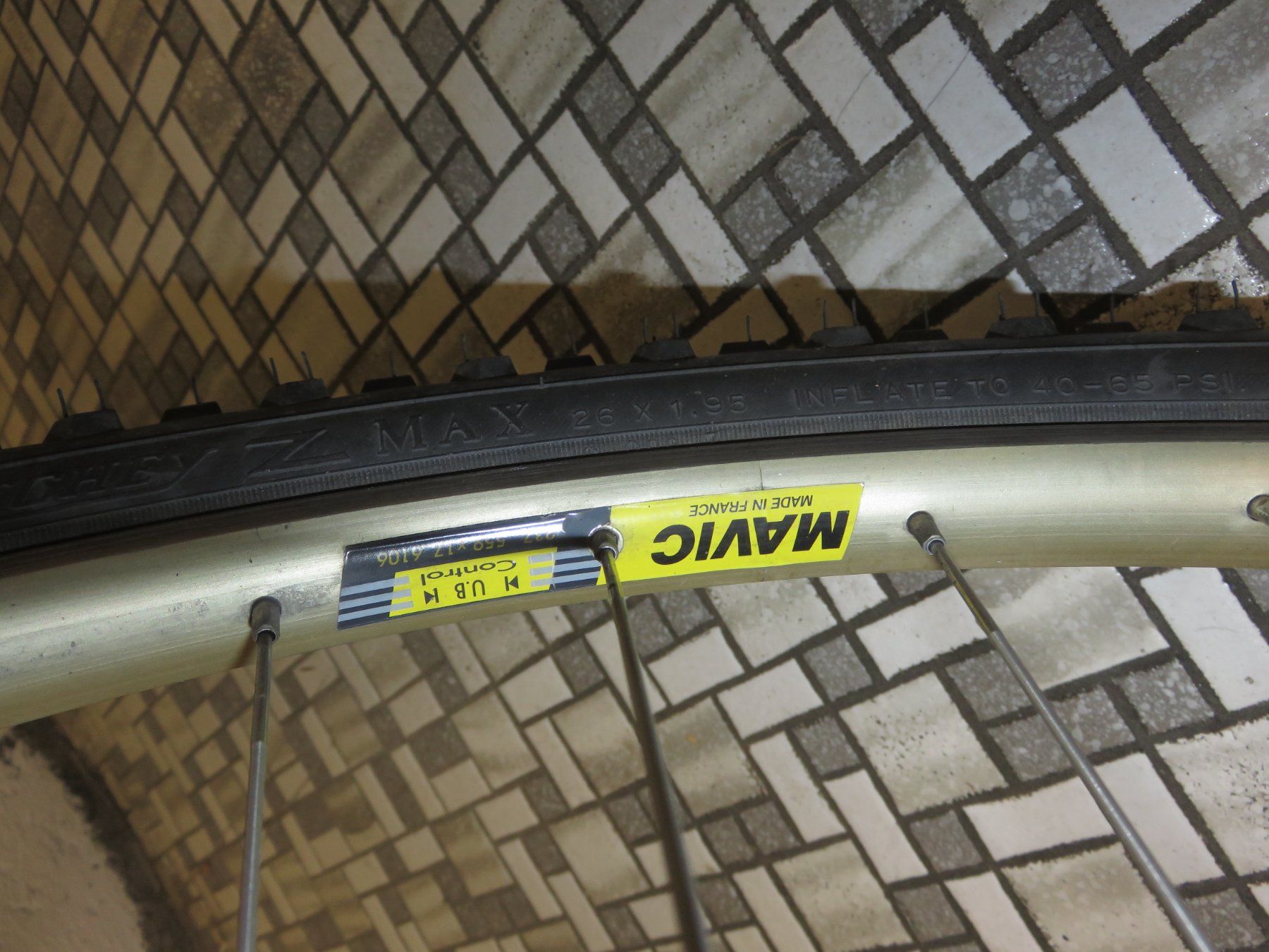 GT Velos: GT Avalanche MTB Retro Kult – Gebraucht aus Ammerswil AG von  7