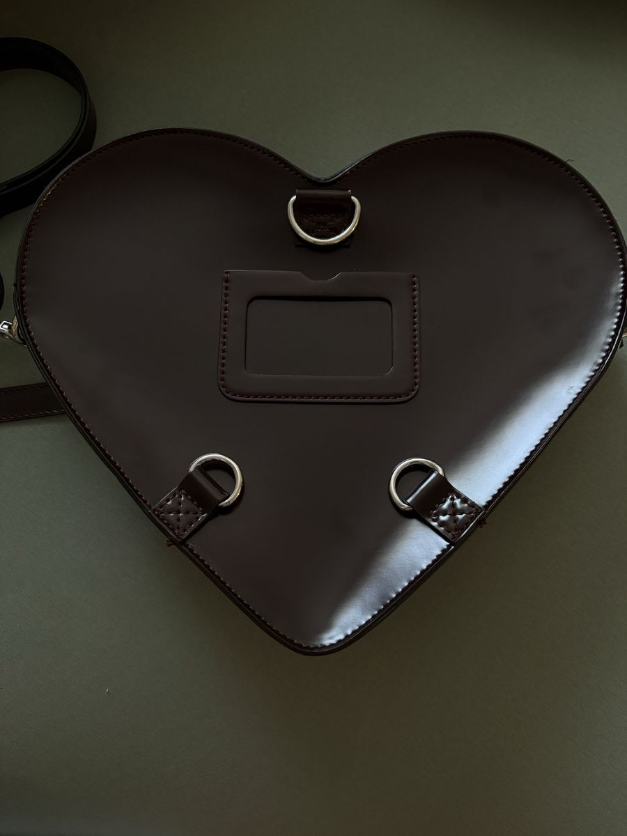 Dr. Martens Borse: Dr. Martens Heart Bag – Nuovo (secondo la descrizione) da Büren an der Aare venduto da zoe_bx5b 1