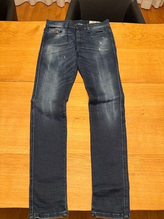 Diesel Jeans, Modell D-Istort Super-Skinny in Grösse 31/30