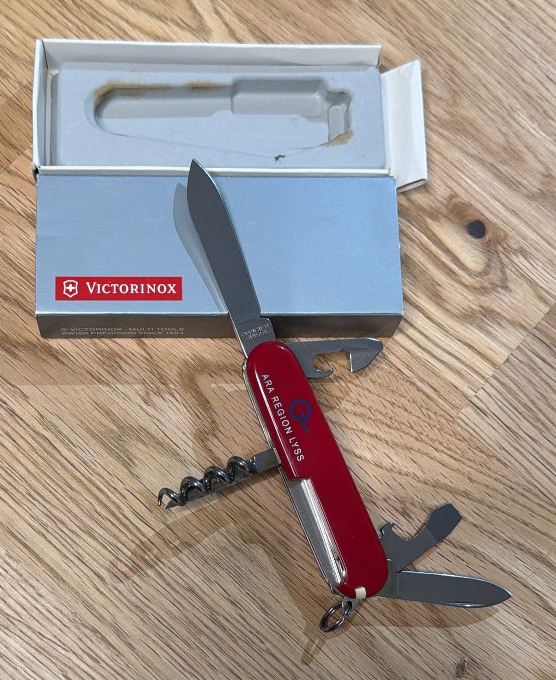 Victorinox Coltelli tascabile: VICTORINOX SACKMESSER ARA REGION LYSS – Nuovo e nell'imballaggio originale da Zürich venduto da Frei-Occasionen 5