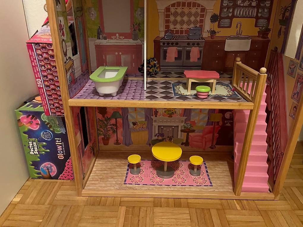 Case e mobili per bambole: Maison de poupée en bois, KidKraft – Usato da St-Sulpice VD venduto da VanessaG0102 1