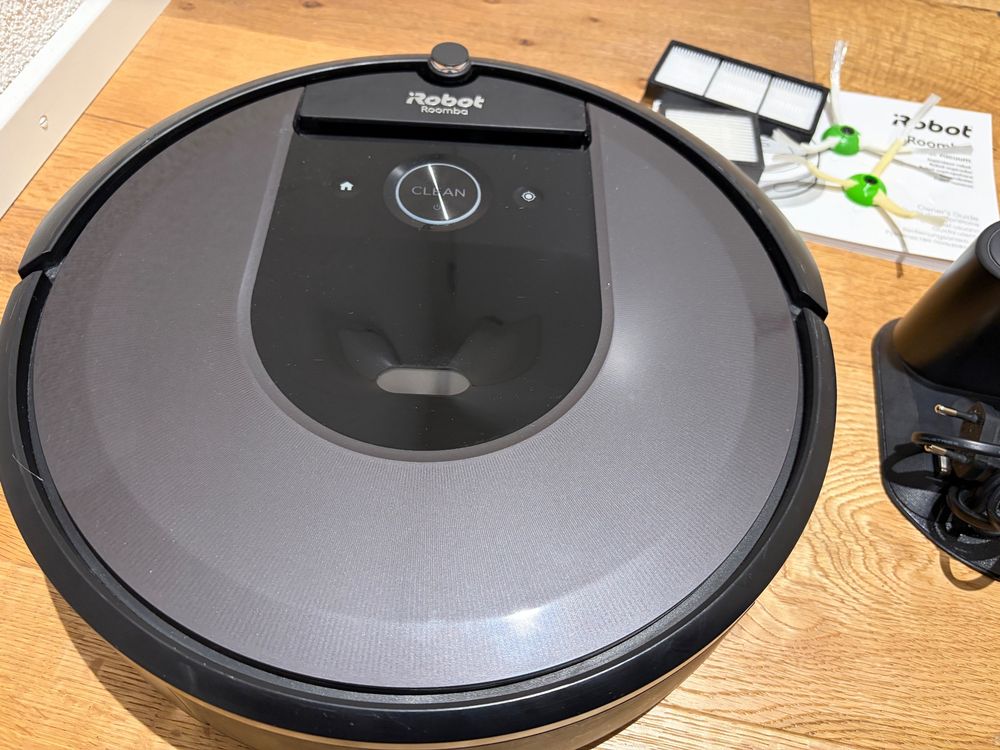 iRobot Roomba i7 Series | Inkl. Zubehör I Lightwall + Filter (Neu ...