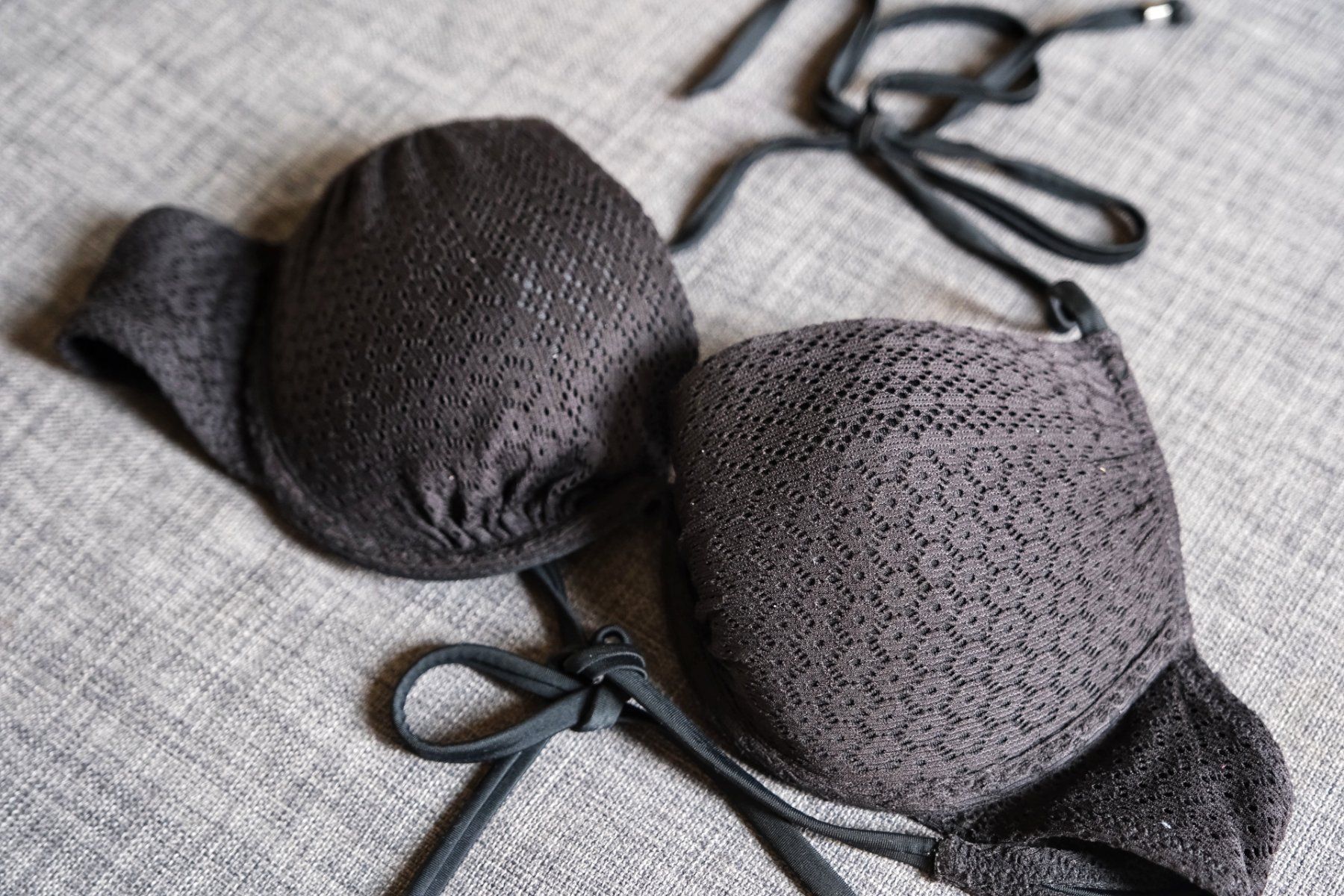 H&M Costumi da bagno & Bikini: Bikini-Top H&M (schwarz) – Usato da Wohlen AG venduto da Exitburn 1