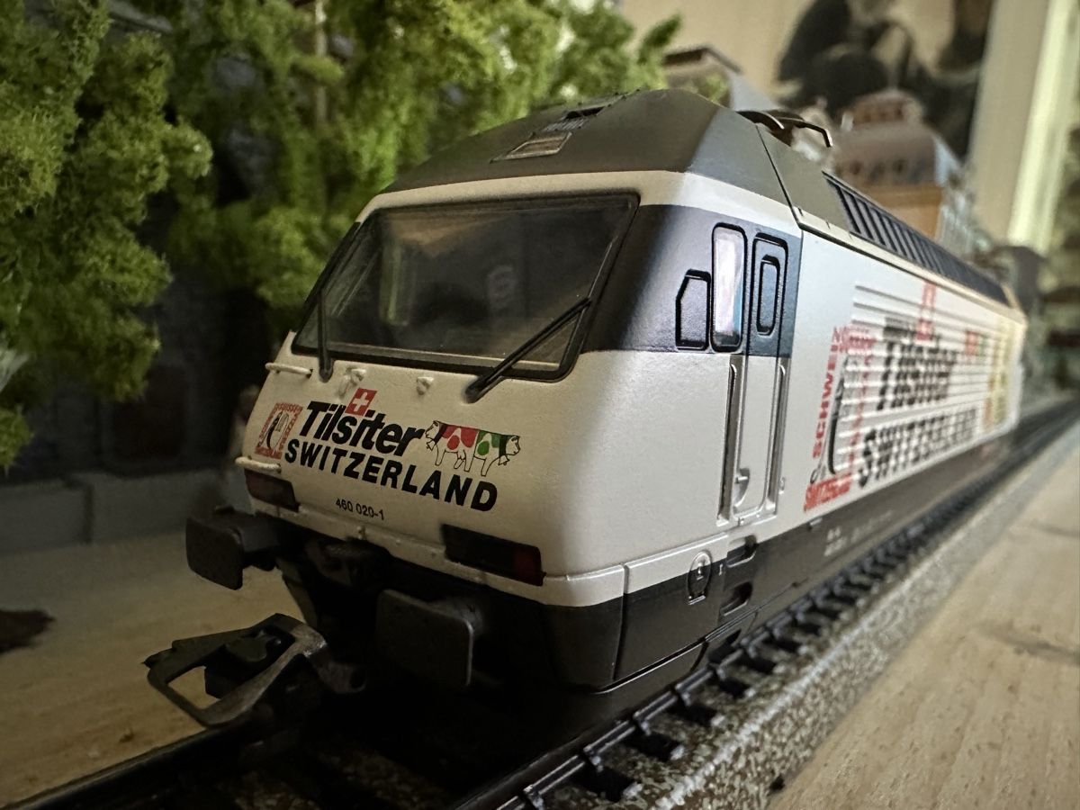 Märklin Modellini di ferrovie: Märklin 34613 SBB Re 460 Tilsiter digital – Usato da Lupsingen venduto da New-Haven