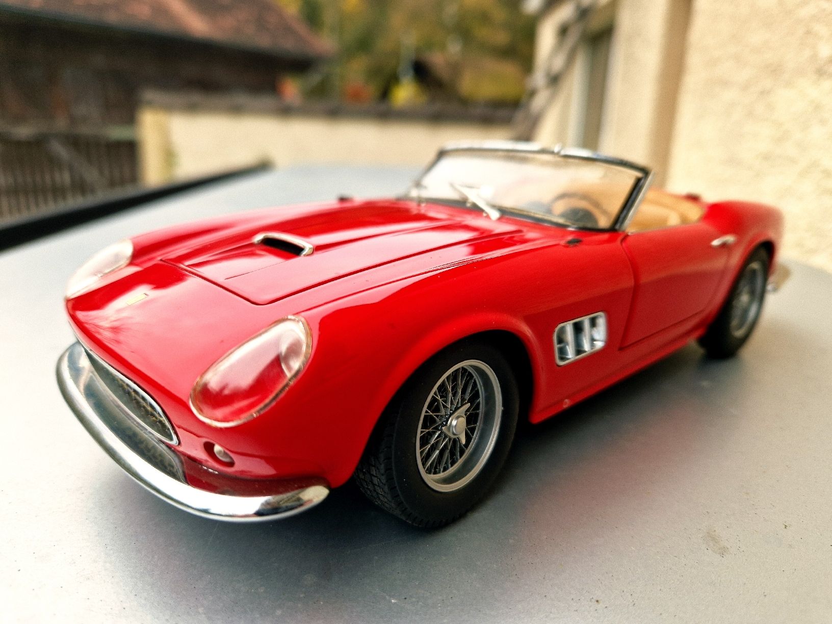 Hot Wheels Modellini d'auto: Ferrari 250 California Spider 1 18 – Usato da Undervelier venduto da Tufitufi7 5