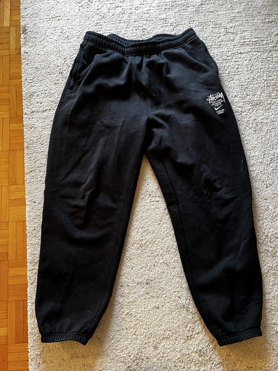 Pantaloni: Stussy Trainingshose – Usato da Zürich venduto da Leotoi 1