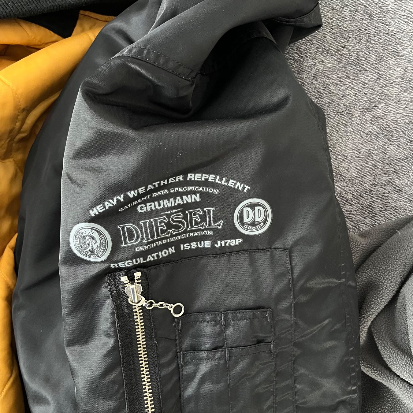 Diesel Jacken: Diesel Bomber Jacke – Gebraucht aus Zug von Grc999 4