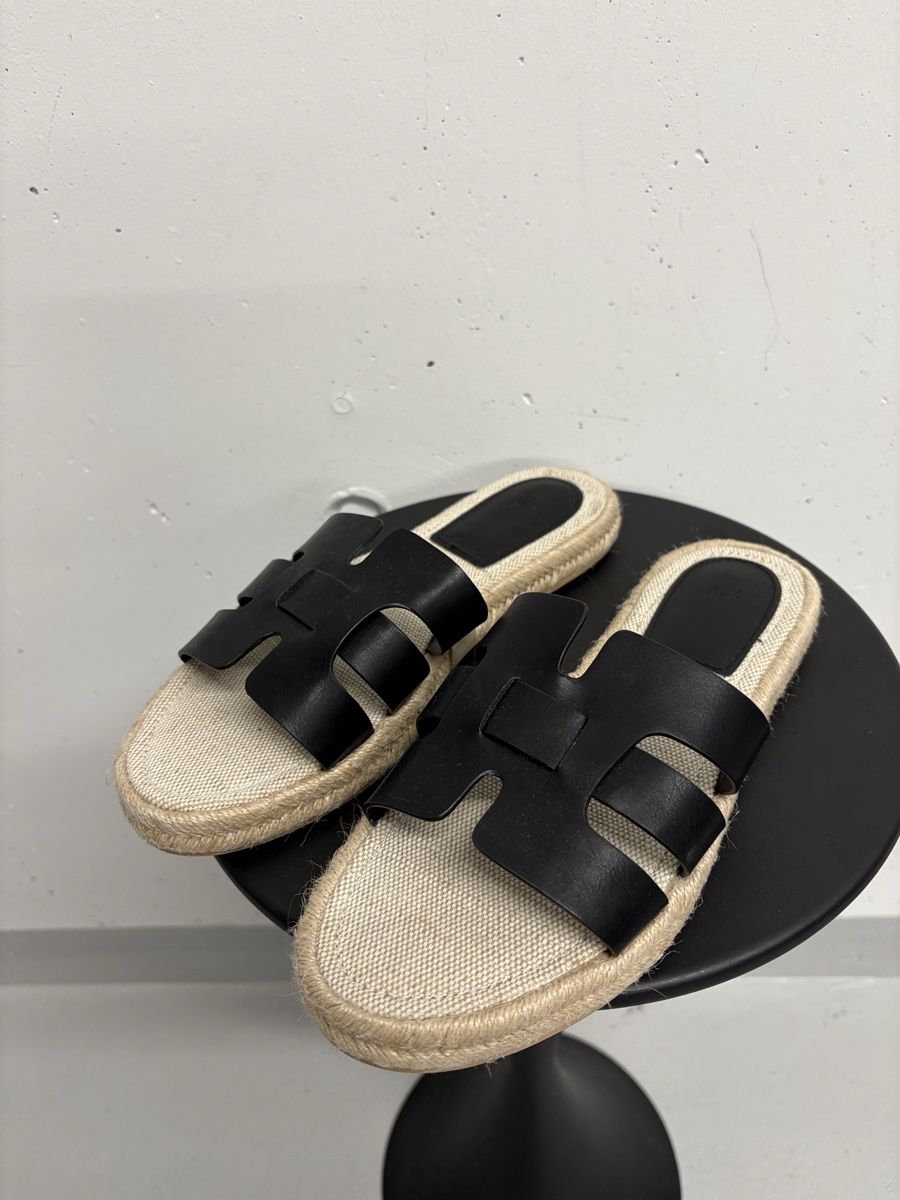 H&M Scarpe da donna: Schwarze H&M Sandalen Slipper Gr. 40 Bast – Nuovo (secondo la descrizione) da Regensdorf venduto da secondchancefashion 1