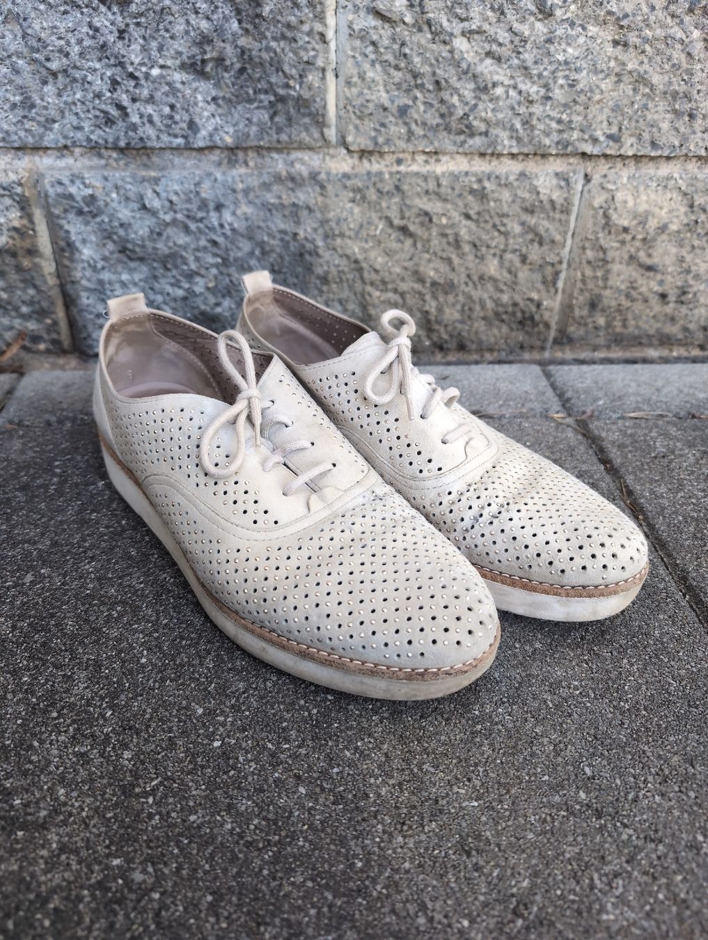 Gabor Damenschuhe: Sommerschuhe Gr. 39 mit Lochmuster beige – Gebraucht aus Alberswil von __colafroeschli__